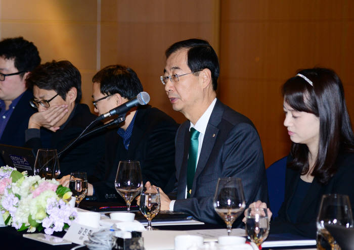 한덕수 한국무엽협회장 "한전 부지 직접 참여 어렵다"