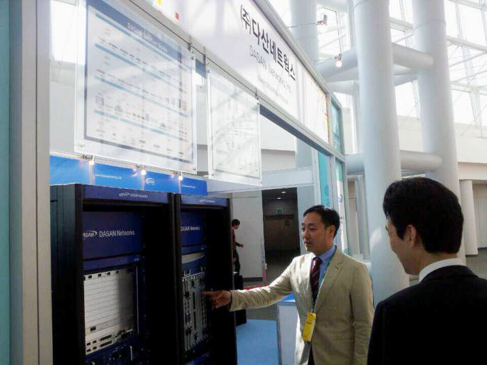 다산네트웍스는 10일부터 사흘간 제주국제컨벤션센터(ICC)에서 열리는 ‘KCTA 2014 디지털 케이블 TV 쇼’에 참가해 차세대 케이블방송 서비스를 위한 최신 통신기술을 선보인다. 다산네트웍스 전시 부스.