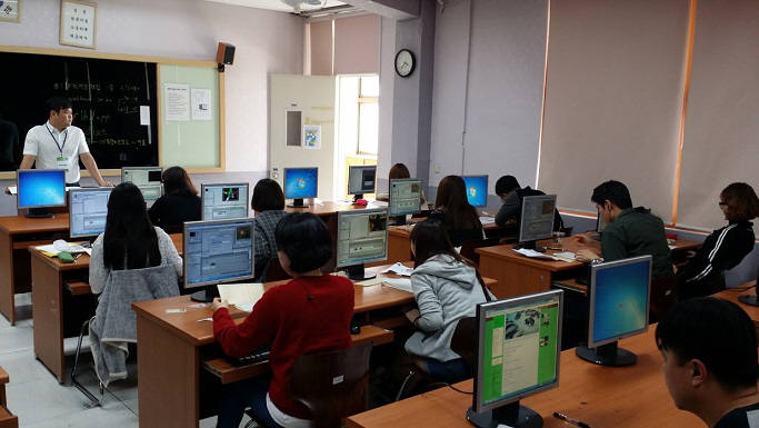 한국정보통신진흥협회는 지난 10일 서울을 비롯한 전국 8개 시험장에서 디지털영상편집 자격시험을 시행했다. 응시현장.