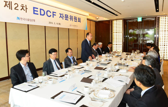 이덕훈 수출입은행장이 15일 서울 웨스틴조선호텔에서 열린 `제2차 EDCF 자문위원회`에 참석해 인사말을 하고 있다.