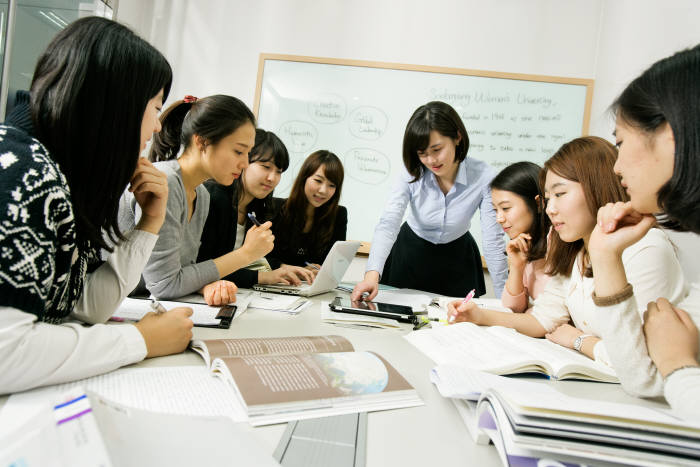 숙명여자대학교(총장 황선혜)가 여대로서는 유일하게 중소기업청이 운영하는 기업가센터 주관대학으로 8일 선정됐다.