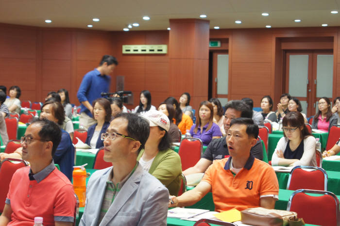 전북대학교가 2일 수시모집 전형을 비롯해 입시제도, 대학소개 등을 위해 학부모들을 대학에 초청했다.