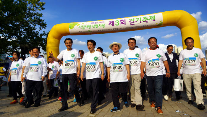 티브로드는 지난 14일 경기도 안양에서 `생명사랑 걷기축제`를 개최했다.