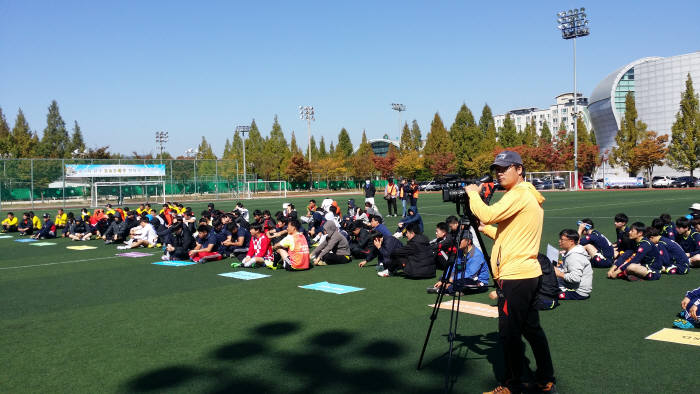 제3회 광주R&D특구한마음축구대회에는 광주시청, 한국콘텐츠진흥원, 광주테크노파크, 광산구청 등 11개팀이 참석, 친목을 다졌다.