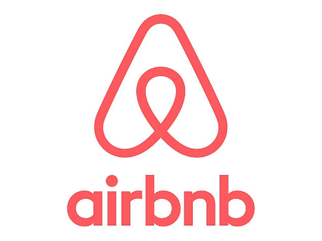 온라인 숙박 공유 업체 에어비앤비(Airbnb, 사진)가 미국 워싱턴D.C 등 세계 각국 대도시에서 단기 호텔 숙박에 대한 세금(호텔세)을 직접 걷어 납부하기로 결정했다고 워싱턴포스트 및 주요 외신이 2일 전했다. 이에 회사서비스의 이용료 인상과 함께 향후 다른 숙박 공유 서비스 업체에도 타격이 일 전망이다.