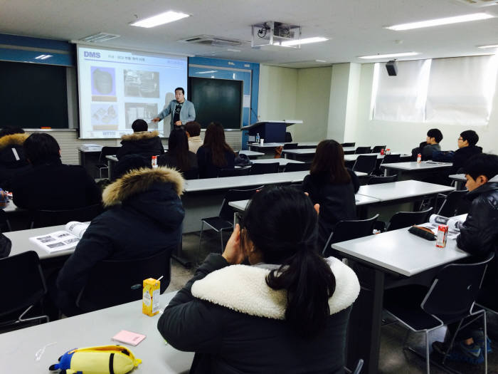 부산대 링크사업단은 최근 창의형상제작센터를 개소하고 학생과 지역기업 대상으로 3D프린팅 활용 교육을 시작했다.