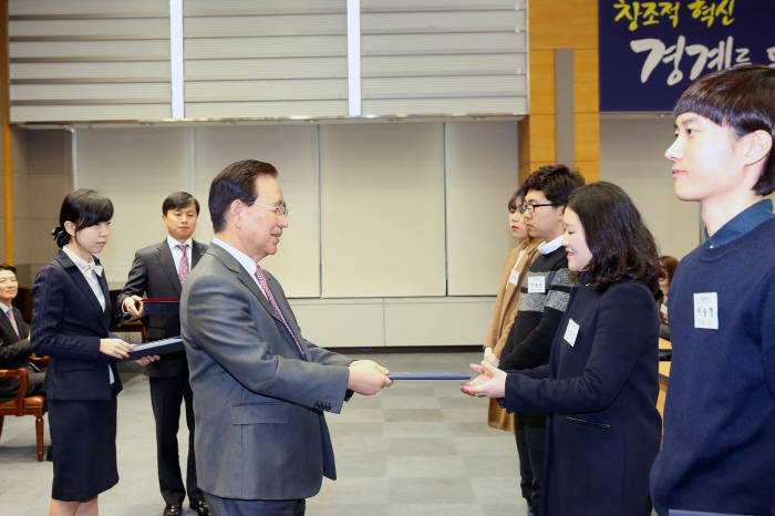 신한금융그룹, 장학증서 수여식 개최