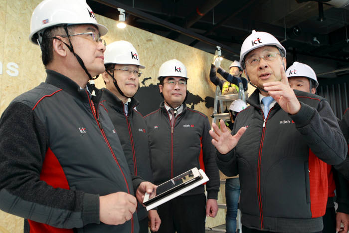 황창규 KT 회장, 경기창조혁신센터 공사 현장 방문