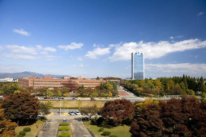 공공데이터 창업토크가 22일 영남대 천마아트센터에서 열린다. 사진은 영남대 전경.