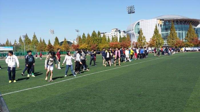 소통과 화합을 슬로건을 내건 광주R&D특구한마음축구대회는 레크레이션, 경품추첨 등 다채로운 체험프로그램으로 진행됐다.