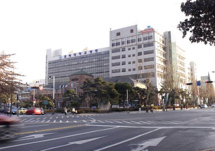 경북대병원이 대구경북첨단의료복합단지에 ICT임상지원센터를 구축한다. 사진은 경북대병원 전경.