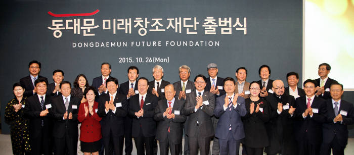 달아오른 면세점 경쟁…신세계·두산의 `승부수`