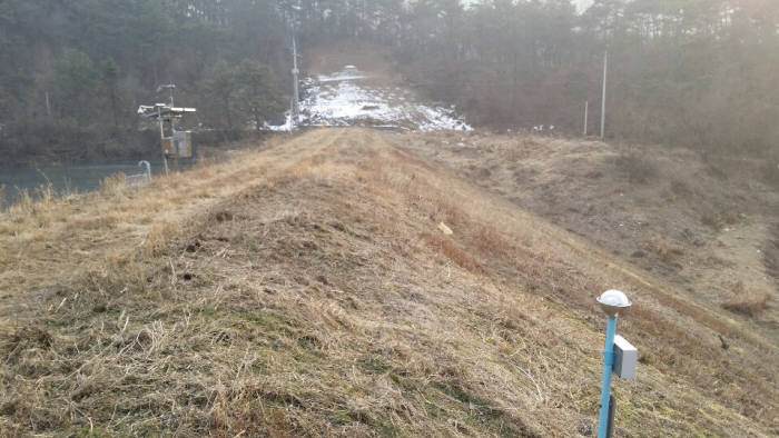 저수지 뚝방밀림 감지를 위한 ‘산사태 무인 원격관리시스템’.