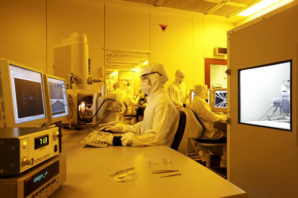 호주 뉴사우스웨일즈대 연구진이 2비트 양자컴퓨터를 실현했다. 사진=뉴사우스웨일즈대