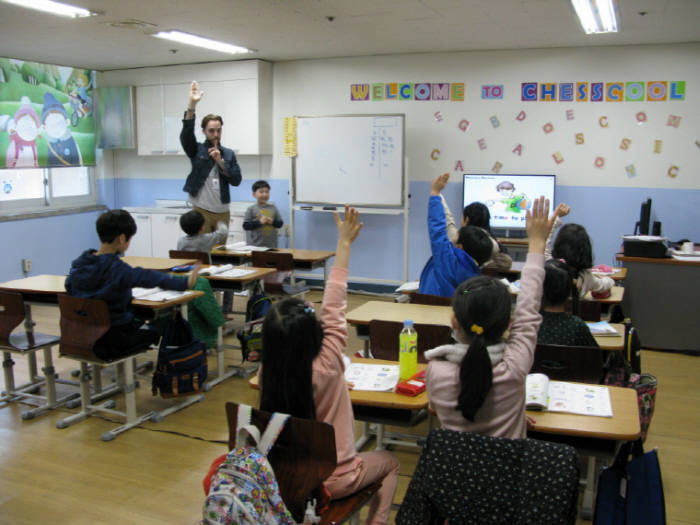 정상제이엘에스은 올해 전국 최다규모로 서울경기권 총 59개 초등학교 방과후 영어교실을 위탁 운영한다.