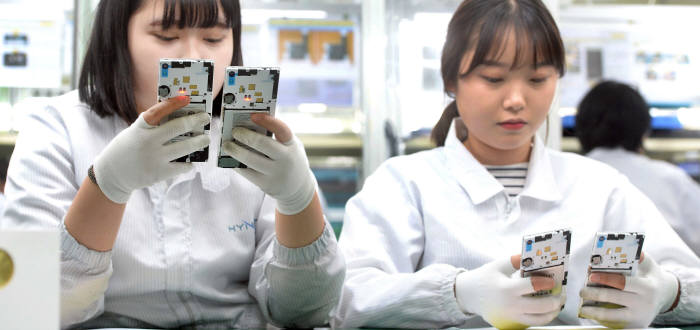 팬택이 돌아왔다