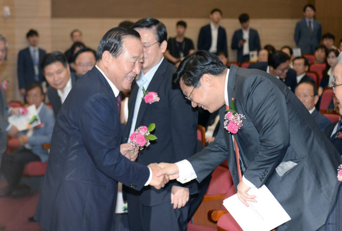 주형환 산업부 장관, 국회 미래성장 경제정책포럼 축사