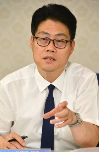 변회균 리베카 대표는 우리나라 기업이 디지털 기록의 필요성 인식이 부족하다고 지적했다. 기술과 경험의 축적인 디지털 기록은 기업 생산성 향상과 발전에 반드시 필요하다는 의견이다. 업무 과정에서 디지털 기록 생성과 유통은 활발한 만큼 보존에도 신경을 써야한다는 입장이다.
