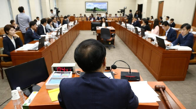 국회 환노위, 조경구 환경부 장관 후보자 인사청문 경과보고서 채택