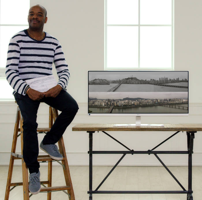 LG전자가 영국의 천재화가 스티븐 월셔(Stephen Wiltshire)와 함께 21:9 화면비의 울트라와이드 모니터의 장점을 강조한 동영상을 공개했다. LG전자는 스티븐 월셔가 가로 250cm, 세로 50cm의 초대형 캔버스에 단 숨에 그린 서울의 풍경과 실제 서울의 사진을 울트라와이드 모니터에서 동시에 보여줘 21:9 화면비의 편리함을 강조했다.