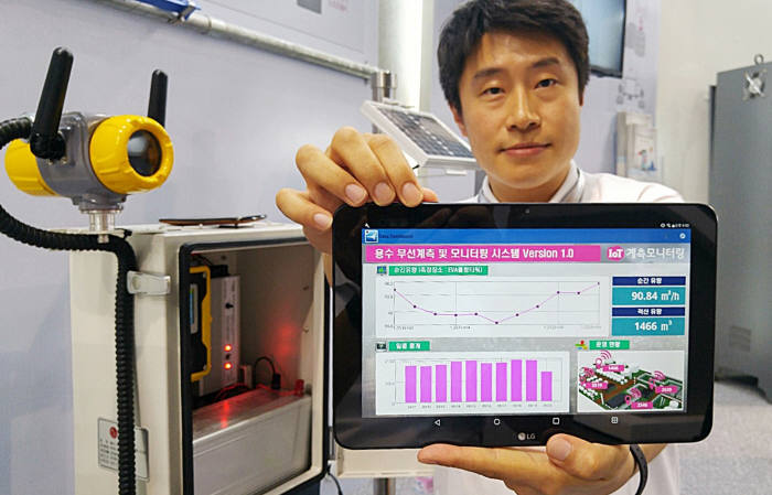 LG유플러스는 고양시 킨텍스에서 진행된 `스마트시티 이노베이션 서밋 아시아 2016(SCISA 2016)` 행사에서 첫 선을 보인 산업 IoT가 관람객의 큰 관심을 받으며 전시회를 성공적으로 마무리했다고 23일 밝혔다.