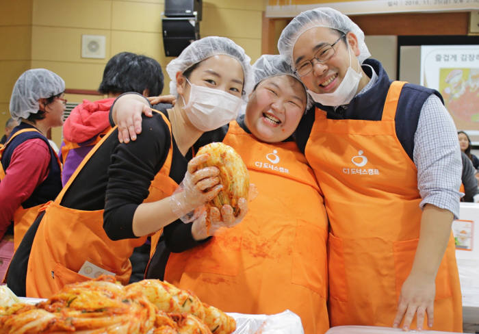 CJ프레시웨이, 임직원 300여명 한 달간 김장봉사