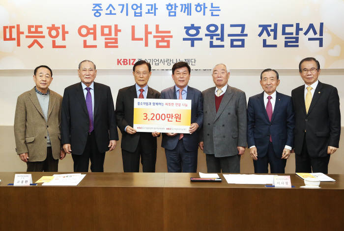 중소기업 원로자문위원회 박헌복 사무총장, 문주남 위원, 고종환 고문, 박성택 중소기업중앙회장, 하창화 위원, 경세호 위원, 강정구 부위원장