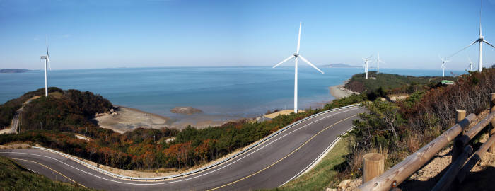 남동발전 영흥화력발전소 내 풍력발전단지.