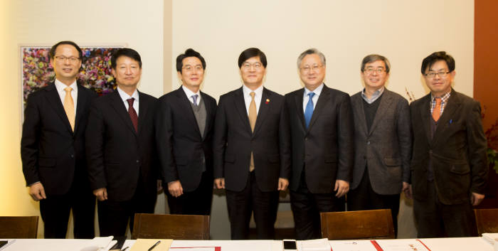 조경규 환경 장관, 환경정책 방향 전문가 의견 청취