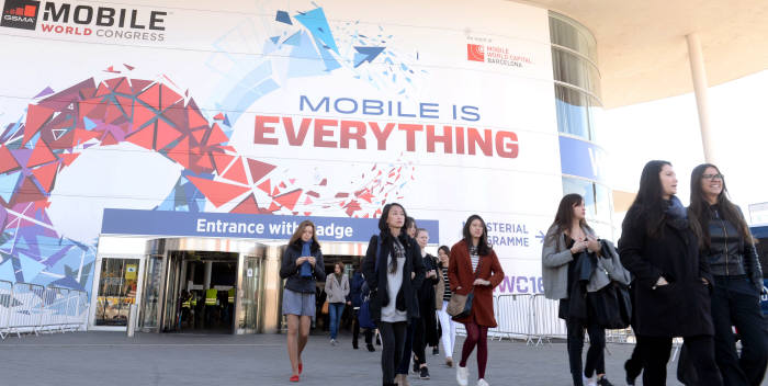 지난해 MWC2016이 열렸던 피라그란비아 전시장 모습. 박지호기자jihopress@etnews.com