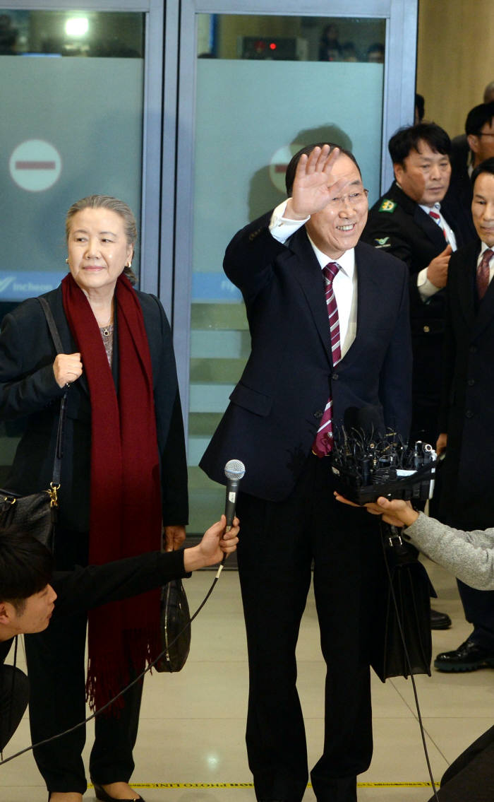 박지원 "반기문은 정치초년생…朴 정권 계승하려는 속내 드러내"