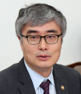 이영 교육부 차관, 23일 디지털교과서 연구학교 성과보고회에서 `현장 소통`