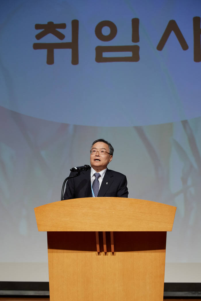 7일 열린 건강보험심사평가원장 취임식에서 신임 김승택 원장이 취임사를 하고 있다.