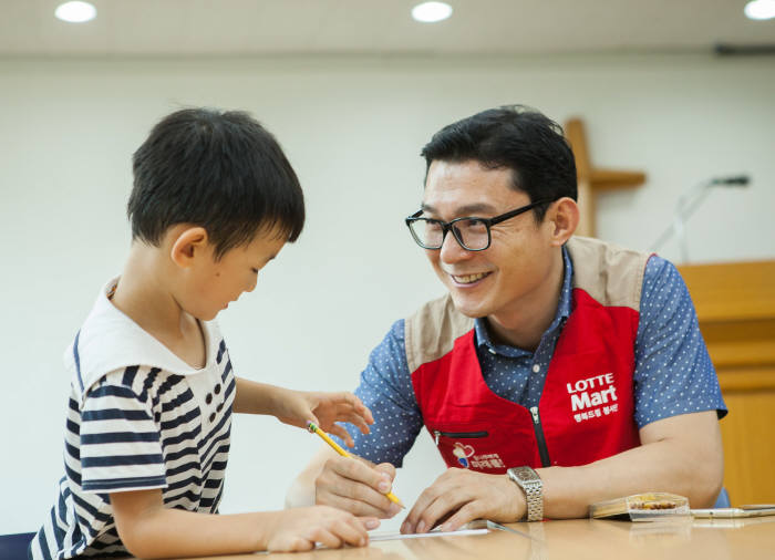 롯데마트 샤롯데 봉사단, '먹거리 안전 교육' 나서