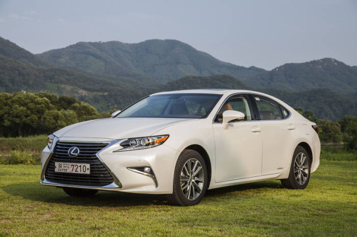 렉서스 중형 하이브리드 세단 'ES300h' (제공=렉서스코리아)