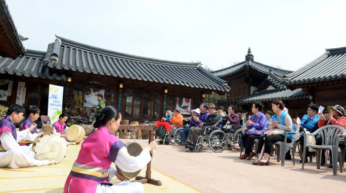 JW그룹, 시각장애인 음악을 통해 세상을 보다...