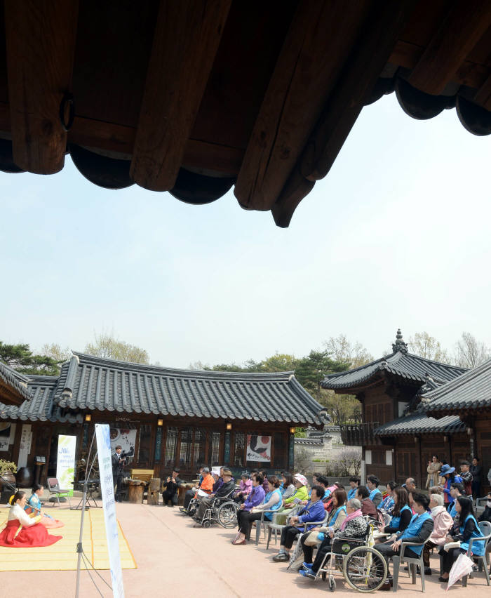 JW그룹, 시각장애인 음악을 통해 세상을 보다...