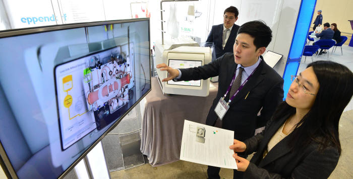 의료 정보 활용해 신약 만든다…정부, '바이오 빅데이터 센터' 구축