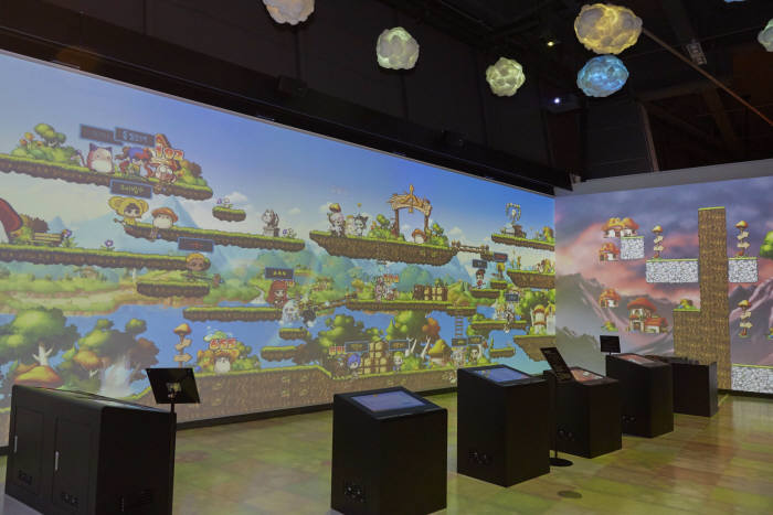 넥슨 메이플스토리 연구소 전시관 전경