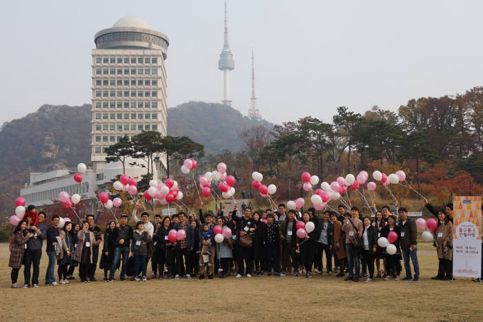 매일유업, 예비부모 32쌍 초청 '베이비문' 행사 열어