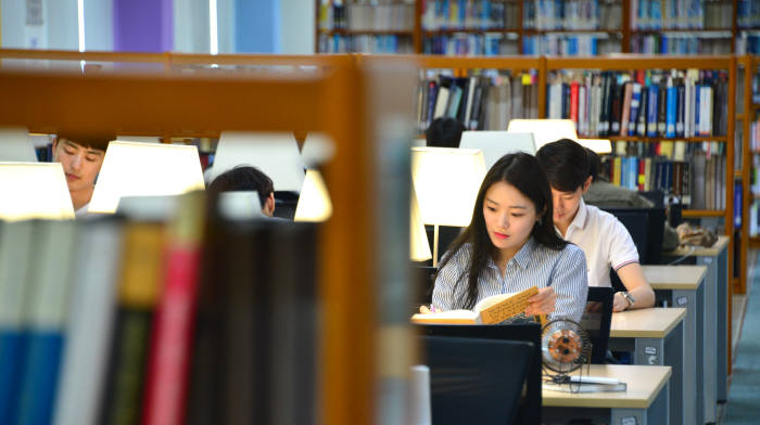 폭염보다 뜨거운 학구 열기