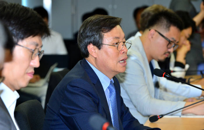 도종환 문체부 장관, 게임산업 현장 방문