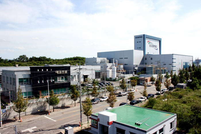 전구체와 양극재를 생산하는 에코프로 충북 본사 및 공장 전경 (사진=전자신문DB)
