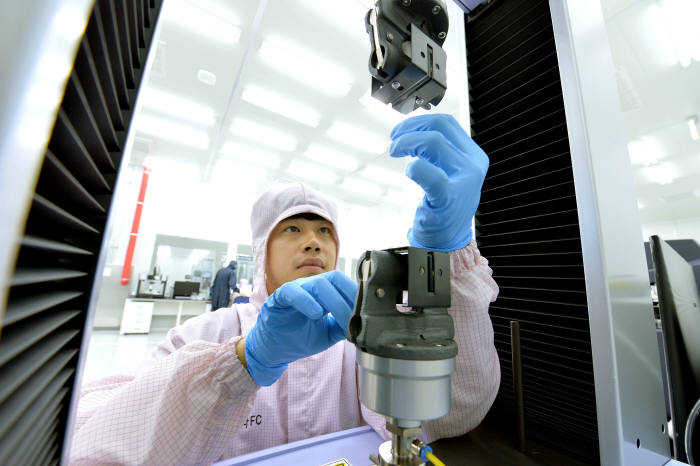 현대모비스 수소연료전지차 핵심부품 공장 내부 생산모습 (제공=현대모비스)