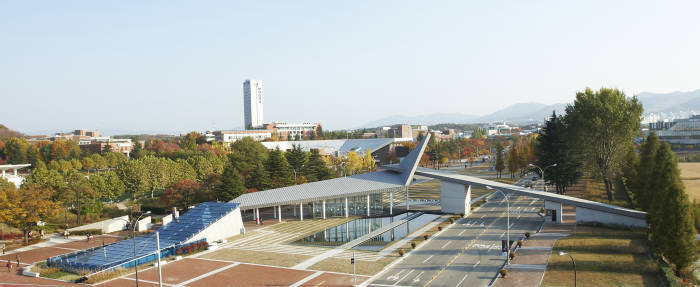 영남대학교 전경