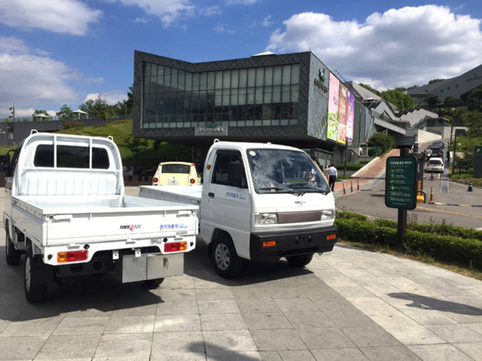 파워프라자는 최근 서울시가 관리하는 북서울꿈의숲에 전기트럭 피스 2대를 공급했다.