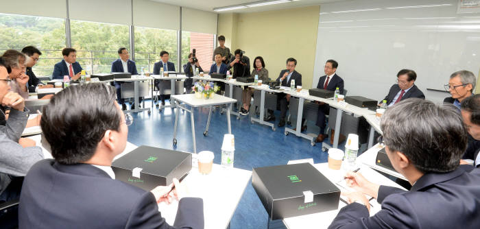 김동연 경제부총리, 벤처기업인과 오찬 간담회