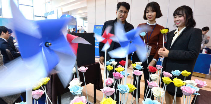 대한민국 기술사업화 대전, 시인성과 미를 겸비한 '반사꽃, 반사바람개비'