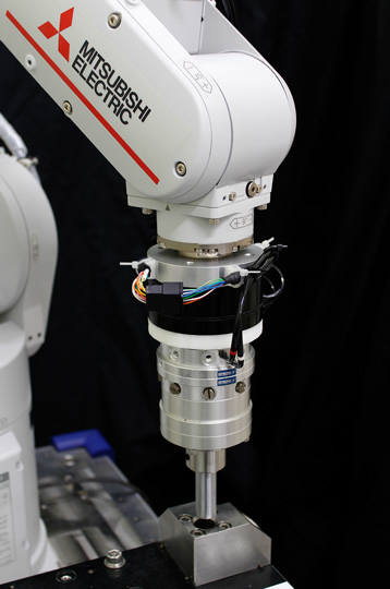 미쓰비시전기는 '마이사토' AI를 활용한 힘-피드백 제어 알고리즘을 개발했다고 발표했다.