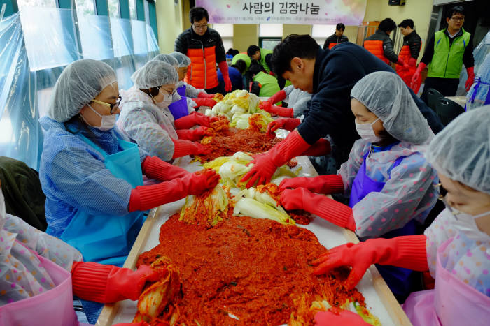 갤럭시아커뮤니케이션즈, 김장김치로 나눈 따뜻한 이웃사랑